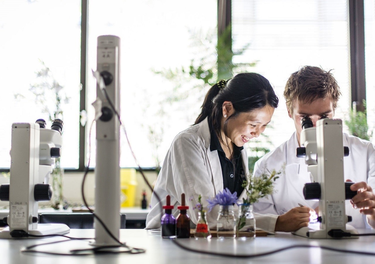Có nên chọn ngành công nghệ sinh học (biotechnology) tại Đại học Deakin?